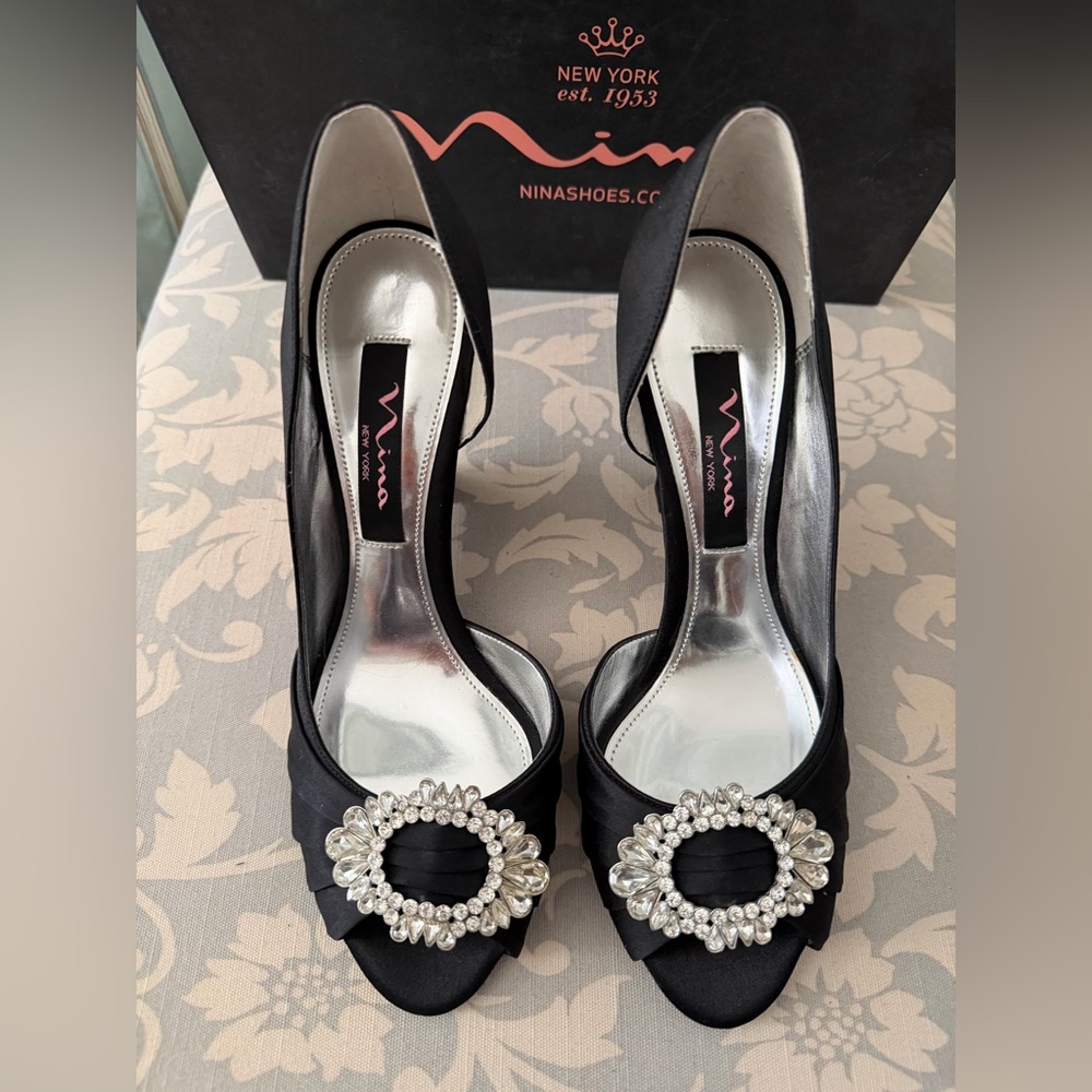 Nina Ellyna Black Embellished Peep-Toe Heels Wedge Satin Party Wedding Size 6.5